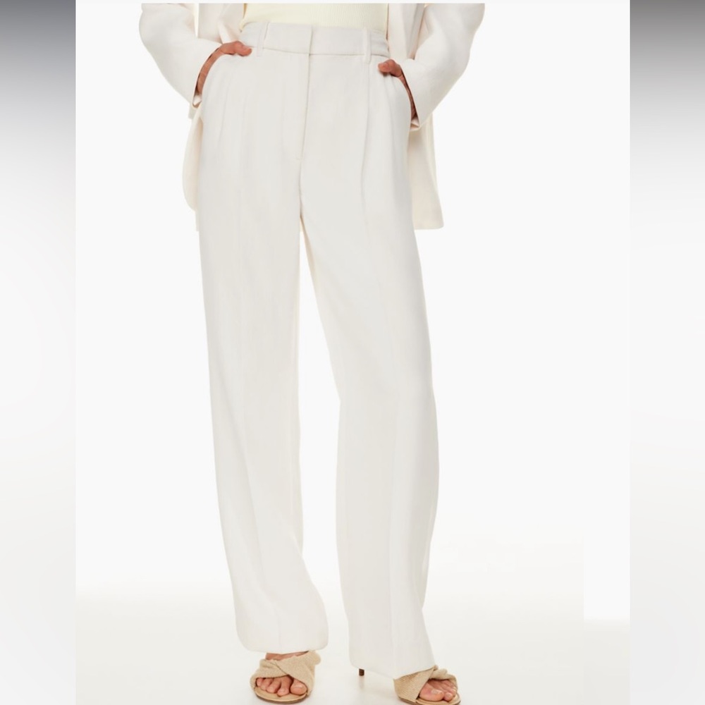 Aritzia Effortless Pant